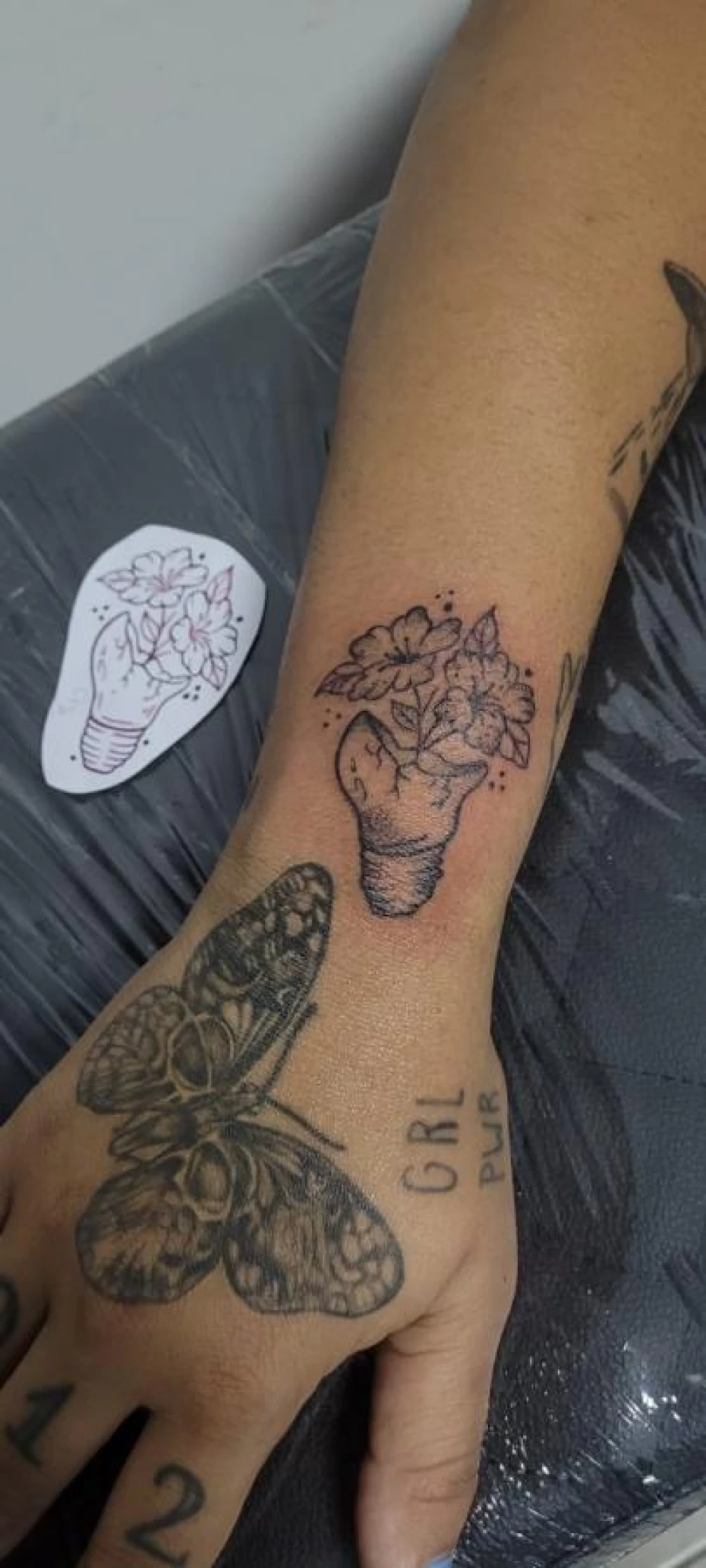 Foto 21:  — Tati Laukaz Especialista em Tatuagens Femininas desde 2009